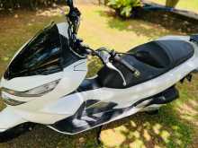 https://riyasewana.com/uploads/honda-pcx-angle-212220013172.jpg