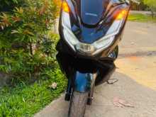 https://riyasewana.com/uploads/honda-pcx160-1415360713094.jpg