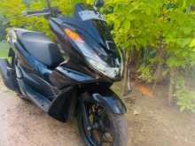 https://riyasewana.com/uploads/honda-pcx160-1415360713972.jpg