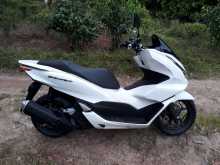 https://riyasewana.com/uploads/honda-pcx160-261013134332.jpg