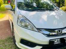 Honda Shuttle Navi Premium 2014 Car