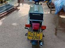 https://riyasewana.com/uploads/honda-super-cub-301057484053.jpg