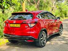 https://riyasewana.com/uploads/honda-vazel-96275422792.jpg