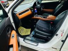 https://riyasewana.com/uploads/honda-vezel-11554366204.jpg