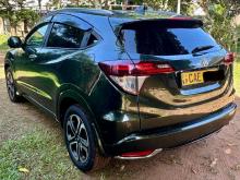 https://riyasewana.com/uploads/honda-vezel-116535917605.jpg