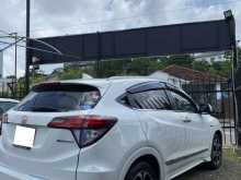 https://riyasewana.com/uploads/honda-vezel-11821484223.jpg