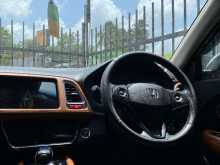 https://riyasewana.com/uploads/honda-vezel-11821484422.jpg