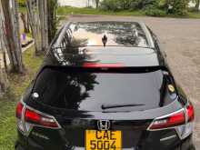 https://riyasewana.com/uploads/honda-vezel-118284783.jpg