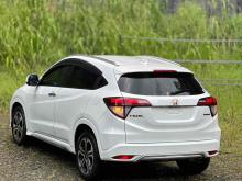 https://riyasewana.com/uploads/honda-vezel-120001524462.jpg