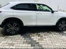 https://riyasewana.com/uploads/honda-vezel-12111817313.jpg