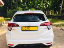https://riyasewana.com/uploads/honda-vezel-1212212054.jpg