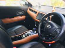 https://riyasewana.com/uploads/honda-vezel-12122120835.jpg