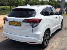 https://riyasewana.com/uploads/honda-vezel-121245356564.jpg
