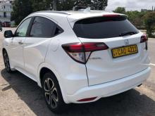 https://riyasewana.com/uploads/honda-vezel-121245366415.jpg
