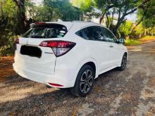 https://riyasewana.com/uploads/honda-vezel-1212574024221.jpg