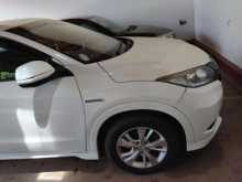 https://riyasewana.com/uploads/honda-vezel-122044434832.jpg