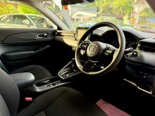 https://riyasewana.com/uploads/honda-vezel-1221043317873.jpg