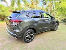 https://riyasewana.com/uploads/honda-vezel-1316342722623.jpg