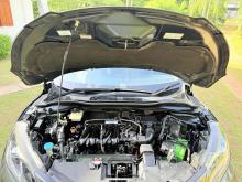 https://riyasewana.com/uploads/honda-vezel-1316364124732.jpg