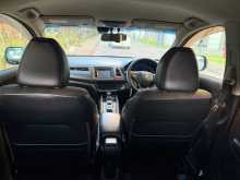 https://riyasewana.com/uploads/honda-vezel-13195952616.jpg
