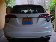 https://riyasewana.com/uploads/honda-vezel-139234072.jpg