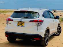 https://riyasewana.com/uploads/honda-vezel-1415124822912.jpg