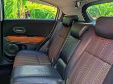 https://riyasewana.com/uploads/honda-vezel-14173401216.jpg