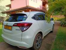 https://riyasewana.com/uploads/honda-vezel-14173401913.jpg
