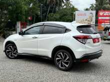 https://riyasewana.com/uploads/honda-vezel-141848304892.jpg