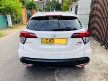 https://riyasewana.com/uploads/honda-vezel-1418492422403.jpg