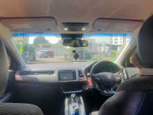 https://riyasewana.com/uploads/honda-vezel-14202058454.jpg