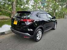 https://riyasewana.com/uploads/honda-vezel-142025264832.jpg