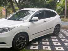 https://riyasewana.com/uploads/honda-vezel-14702444432.jpg