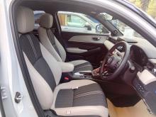 https://riyasewana.com/uploads/honda-vezel-14712116234.jpg