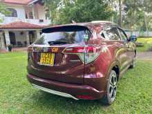 https://riyasewana.com/uploads/honda-vezel-14853464552.jpg