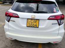 https://riyasewana.com/uploads/honda-vezel-15165924375.jpg