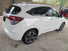 https://riyasewana.com/uploads/honda-vezel-15202644722.jpg