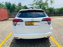 https://riyasewana.com/uploads/honda-vezel-16104634633.jpg