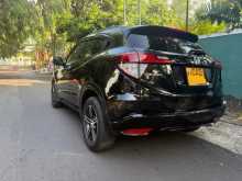 https://riyasewana.com/uploads/honda-vezel-16191323542.jpg