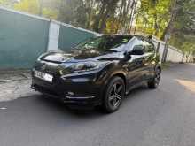 https://riyasewana.com/uploads/honda-vezel-16191323655.jpg