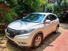 https://riyasewana.com/uploads/honda-vezel-171017274512.jpg