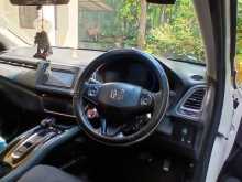 https://riyasewana.com/uploads/honda-vezel-171017274993.jpg