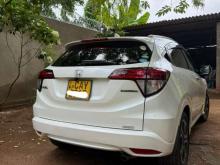 https://riyasewana.com/uploads/honda-vezel-171151396354.jpg