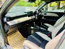 https://riyasewana.com/uploads/honda-vezel-176504917386.jpg