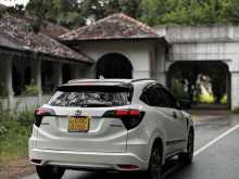 https://riyasewana.com/uploads/honda-vezel-1812353622603.jpg