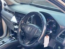 https://riyasewana.com/uploads/honda-vezel-1812494424193.jpg