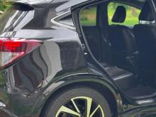 https://riyasewana.com/uploads/honda-vezel-181337466454.jpg