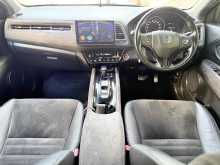 https://riyasewana.com/uploads/honda-vezel-1816542822592.jpg