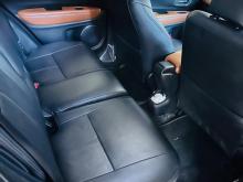 https://riyasewana.com/uploads/honda-vezel-1910184617304.jpg