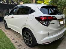 https://riyasewana.com/uploads/honda-vezel-19194136982.jpg